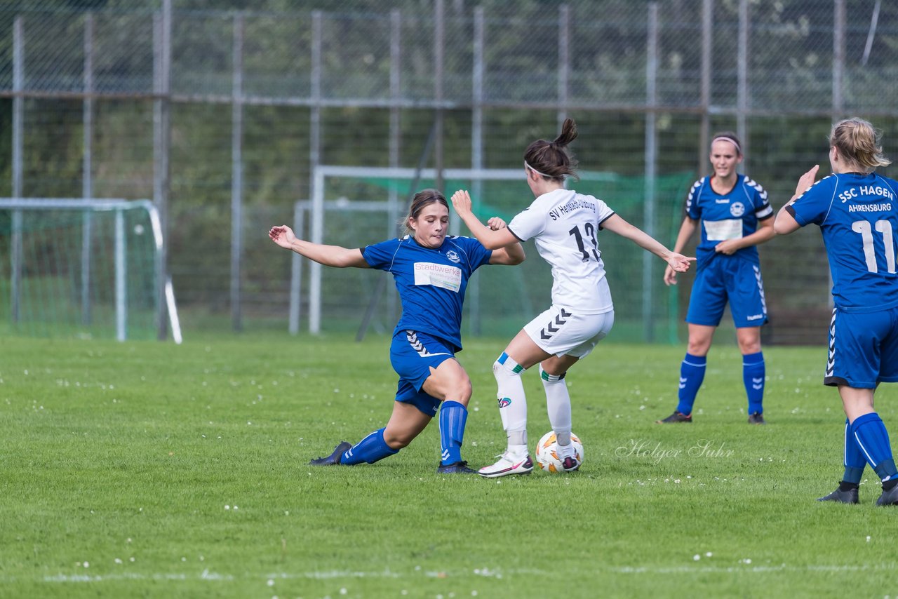 Bild 159 - F SV Henstedt Ulzburg II - SSC Hagen Ahrensburg : Ergebnis: 0:4